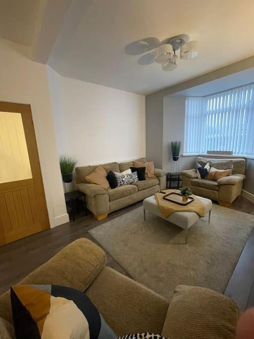 Modern, Spacious And Central Location Aberdare Zewnętrze zdjęcie