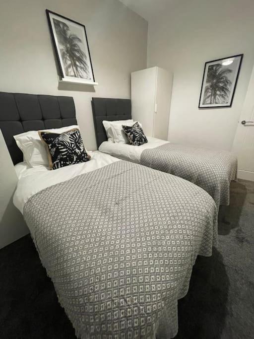Modern, Spacious And Central Location Aberdare Zewnętrze zdjęcie